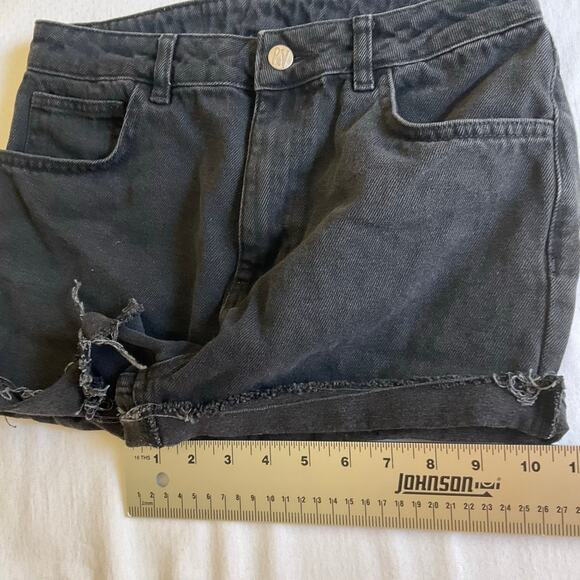 Reclaimed Vintage Women Summer Jean Shorts, size 28, Black - Picture 6 of 11
